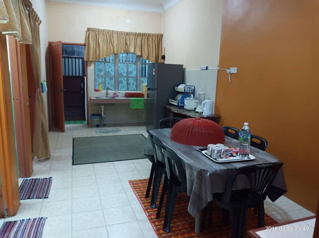 Ammara Homestay Seri Manjung 5 Lumut Exterior foto