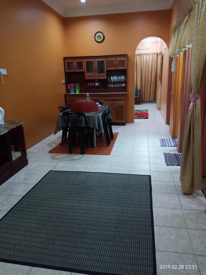 Ammara Homestay Seri Manjung 5 Lumut Exterior foto