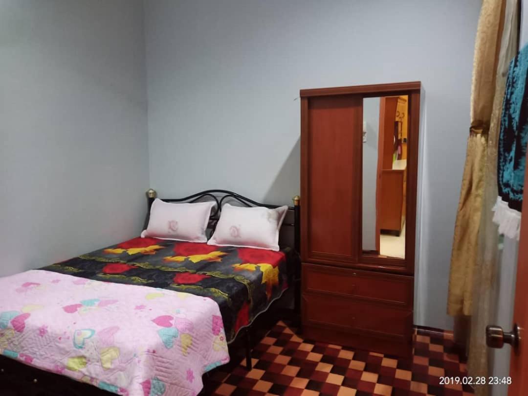 Ammara Homestay Seri Manjung 5 Lumut Exterior foto