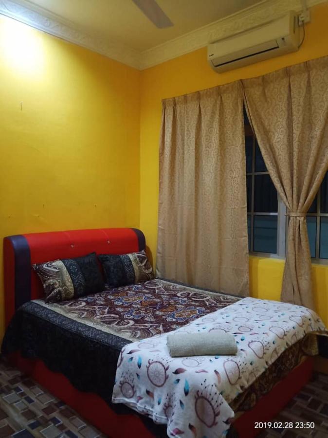 Ammara Homestay Seri Manjung 5 Lumut Exterior foto