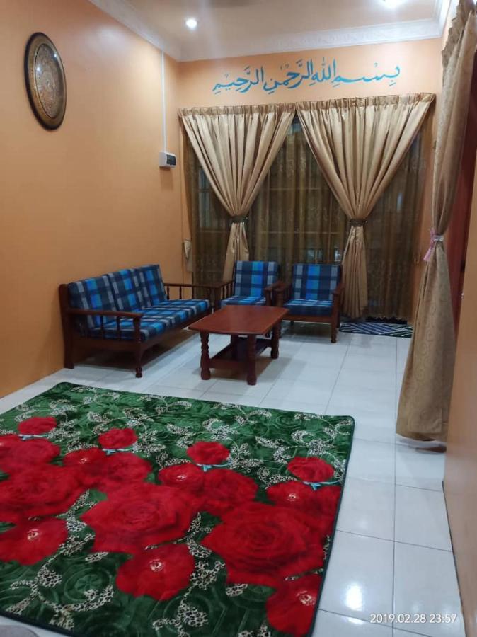 Ammara Homestay Seri Manjung 5 Lumut Exterior foto